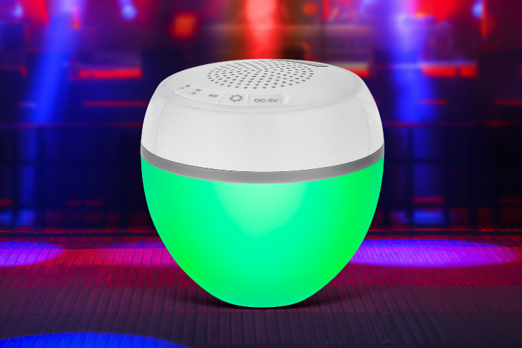 Pentru o atmosfera placuta Boxa Bluetooth RGB