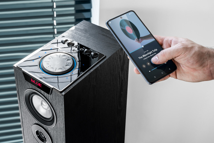 Boxe coloana cu Bluetooth