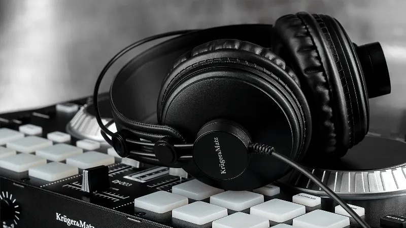 Casti Studio Model Monitor Kruger&Matz