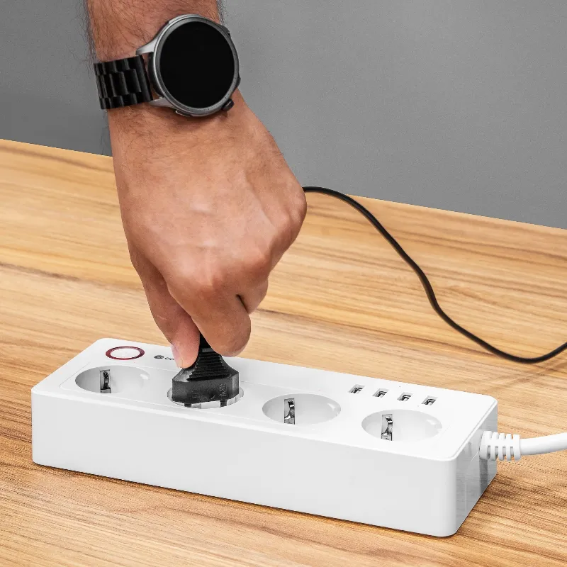 Prelungitor Smart 4 Prize Schuko 4 USB Connect P6 Tuya